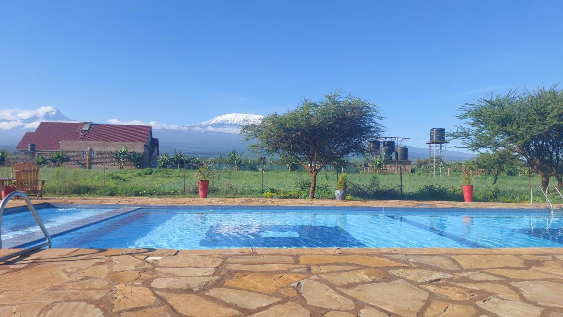 Amboseli Glass House Oloitokitok Exterior photo